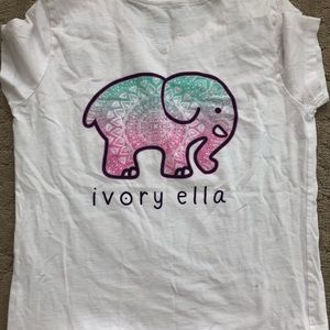 Ivory Ella Women’s size small Tee-shirt